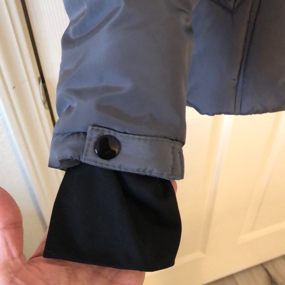 Beautiful gray puffer jacket - Picture 8 of 16